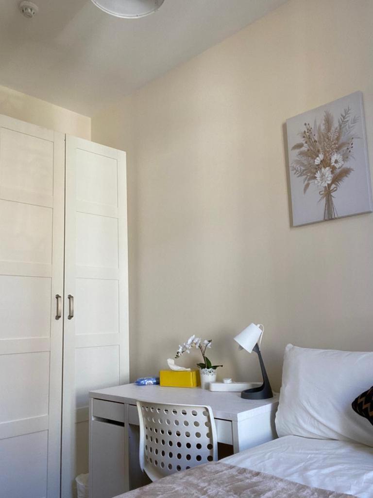 Lovely Private Rooms In Camden, Central London Exterior photo