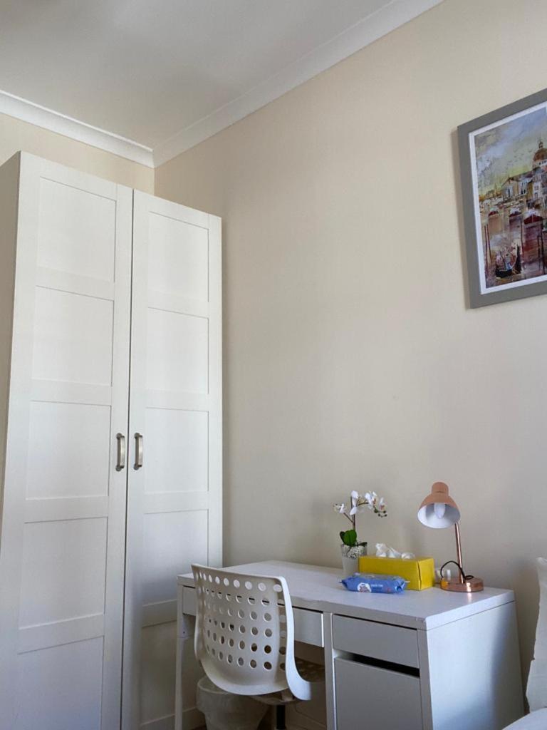 Lovely Private Rooms In Camden, Central London Exterior photo